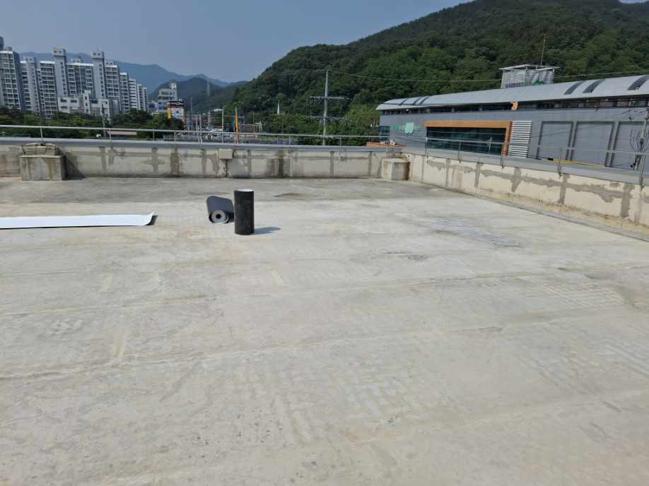 마산 내서읍 공구상 옥상, 약 700㎡ TPO 시트 방수 기록