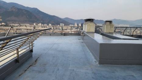 마산만 아이파크 3차 옥상 공사, TPO와 우레탄을 부위별로 적용 — 사진 6