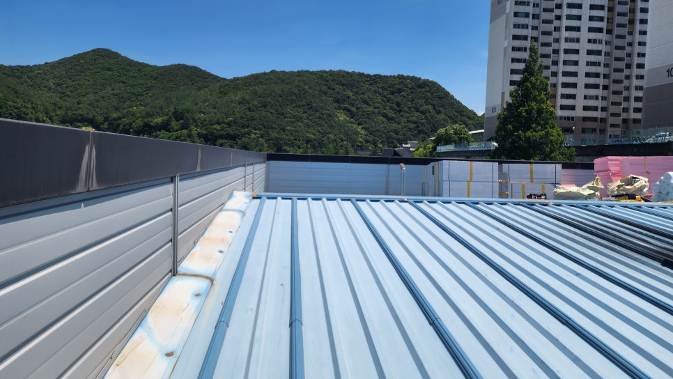 대구텍 롤동·세라믹동 지붕, 골 채움과 단열을 함께 진행한 TPO 시공