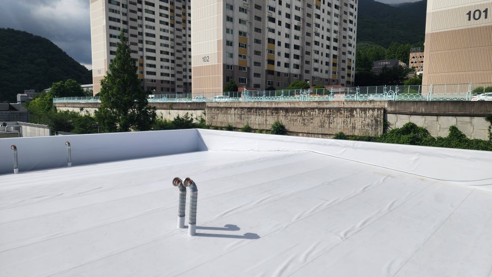 대구텍 롤동·세라믹동 지붕, 골 채움과 단열을 함께 진행한 TPO 시공 — 사진 30